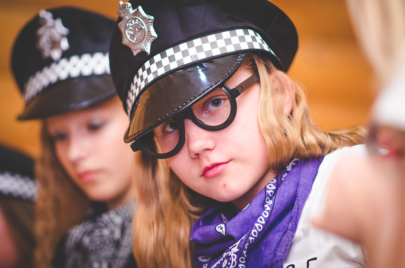 Как отметить 8 Марта в школе: веселый праздничный концерт в Bonn