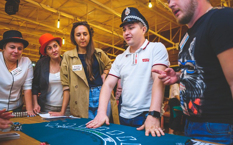 Корпоративные сувениры и подарки на День нефтяника в Bonn