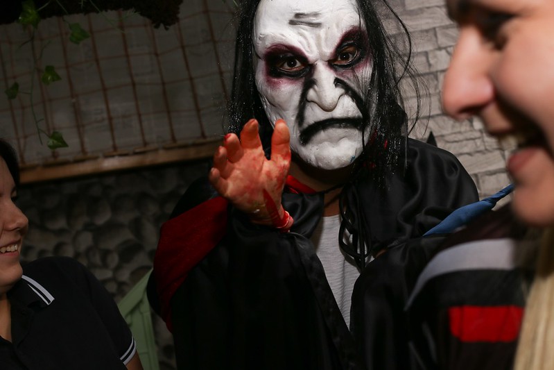 Тыквенные фонари и декорации для квеста на Хэллоуин в Bonn